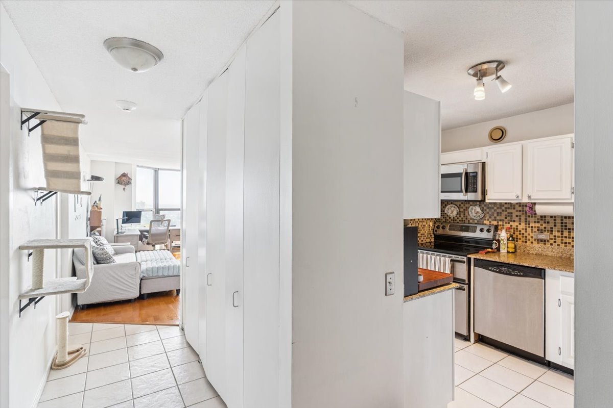 899 S PLYMOUTH Court Unit: 2107