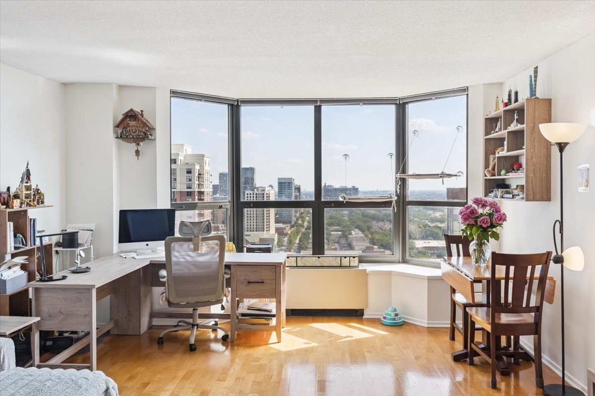 899 S PLYMOUTH Court Unit: 2107