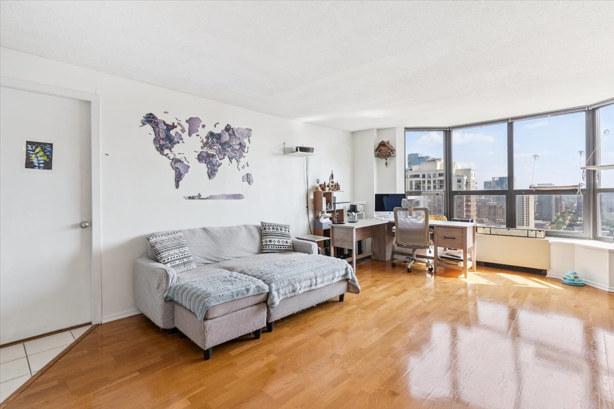 899 S PLYMOUTH Court Unit: 2107