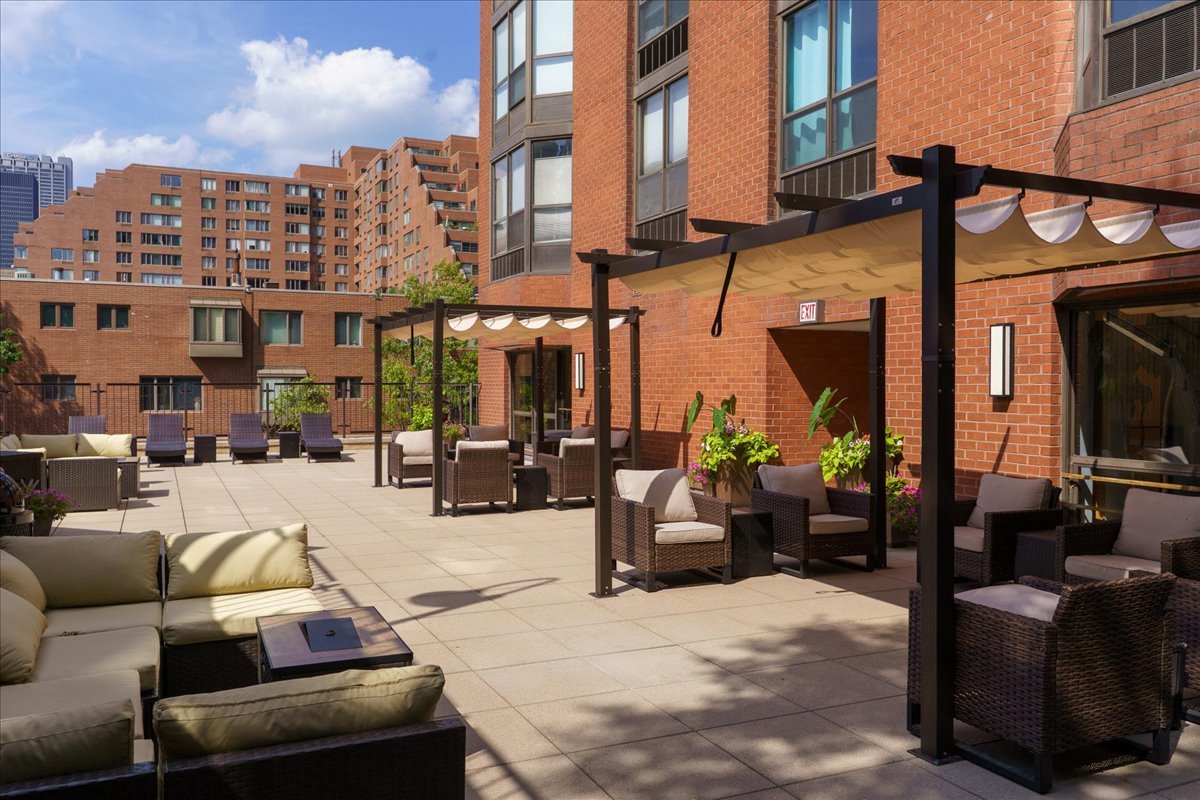 899 S PLYMOUTH Court Unit: 2107