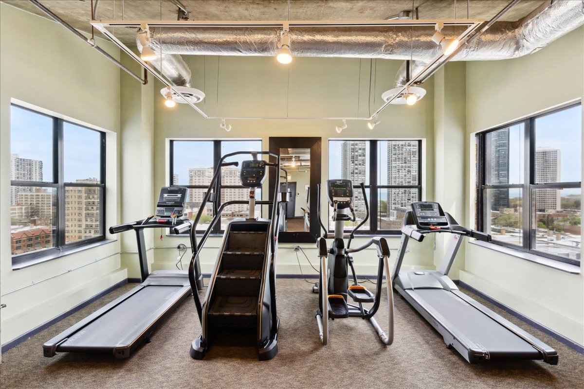 1122 W Catalpa Avenue Unit: 502