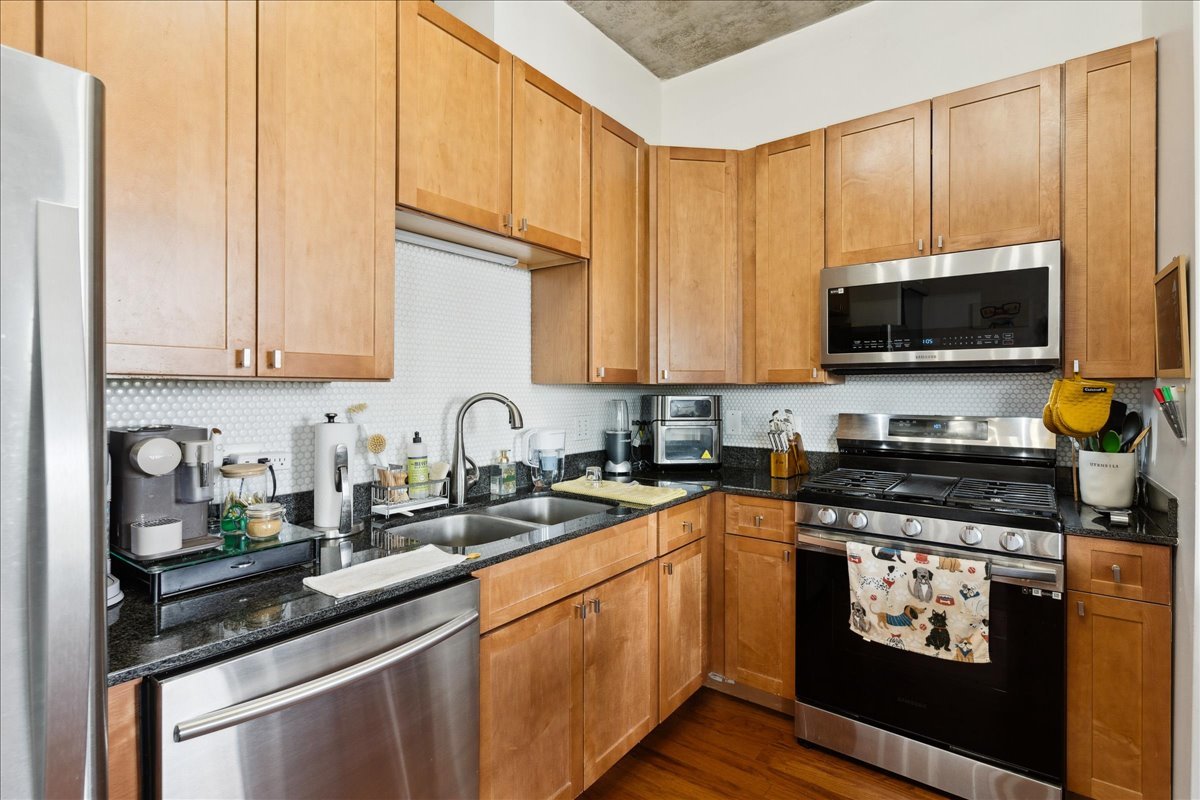 1122 W Catalpa Avenue Unit: 502
