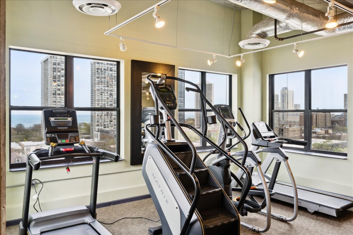 1122 W Catalpa Avenue Unit: 502