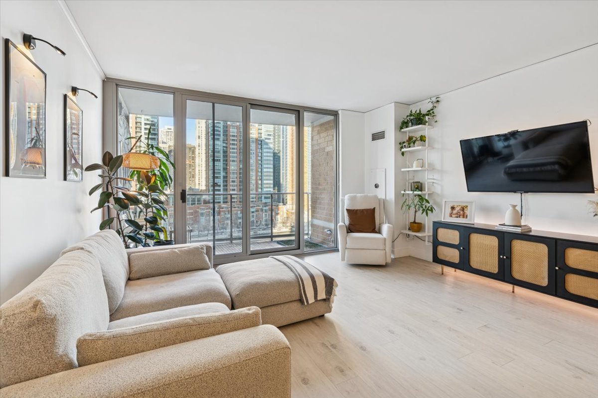 420 E Waterside Drive Unit: 509