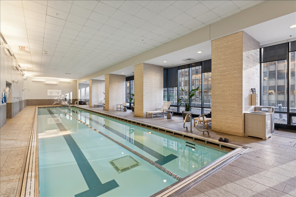 225 N Columbus Drive Unit: 7507
