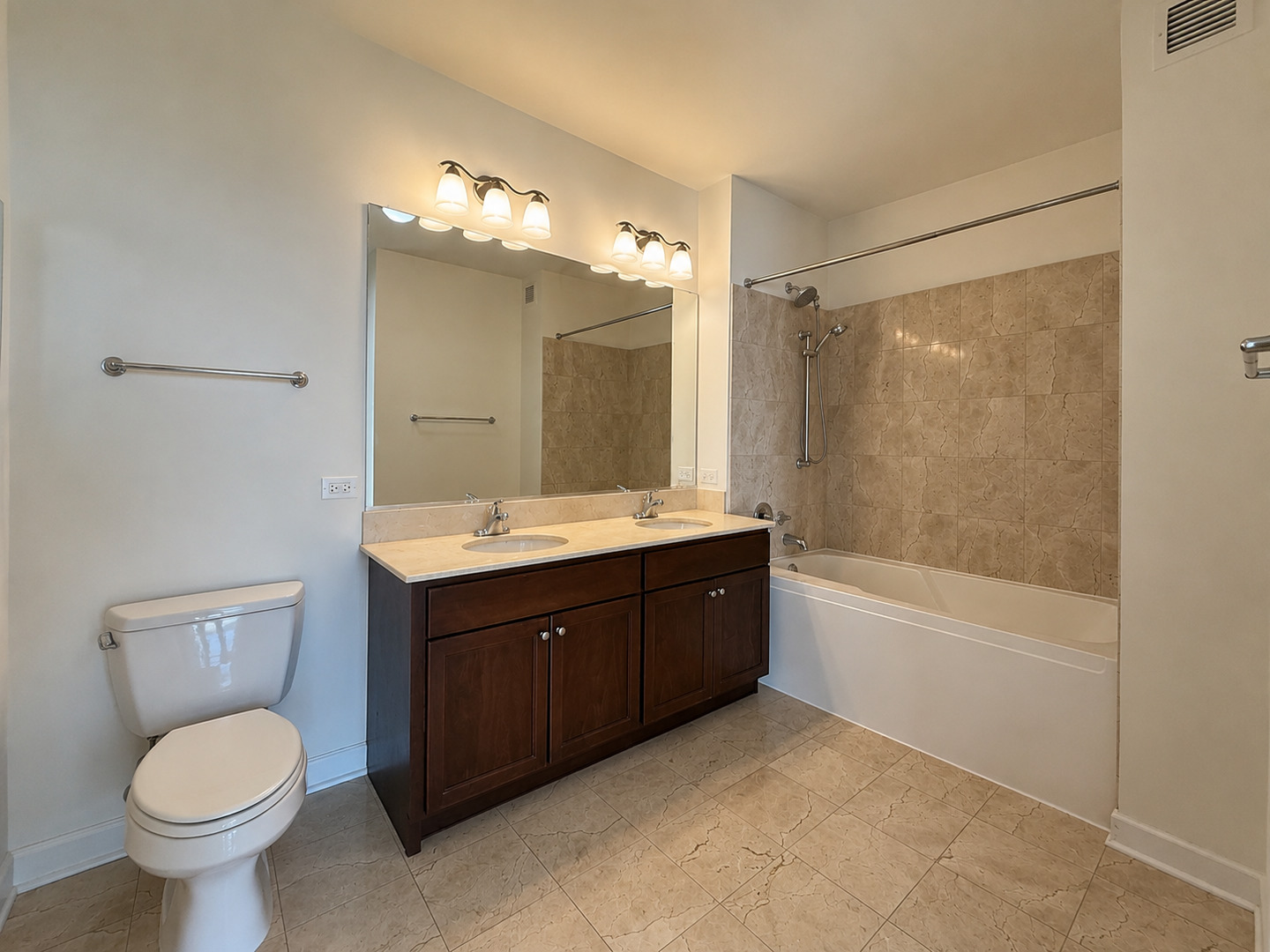225 N Columbus Drive Unit: 7507