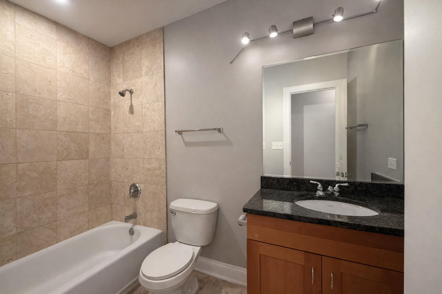 6621 S Ingleside Avenue Unit: 1S