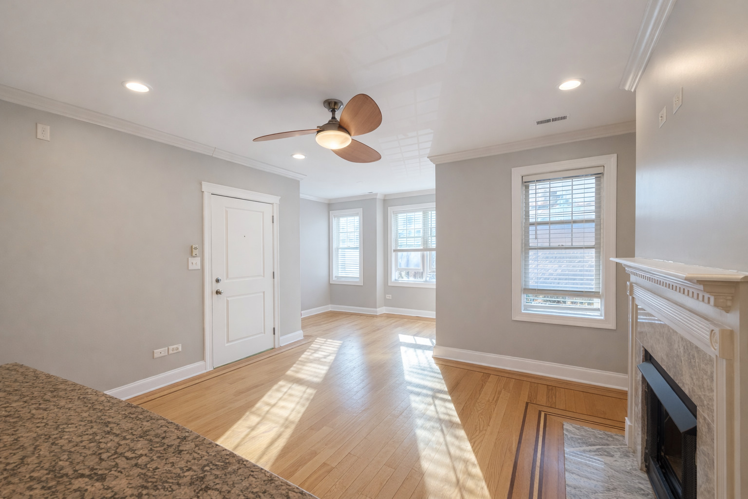 6621 S Ingleside Avenue Unit: 1S