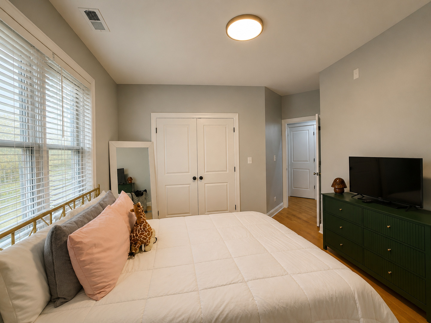 6621 S Ingleside Avenue Unit: 1S