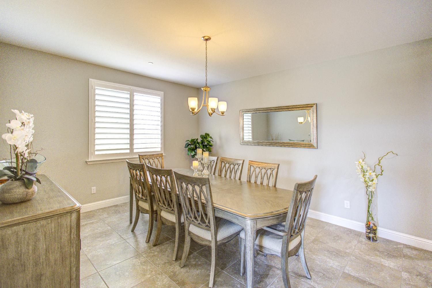 2286 N Janice Avenue