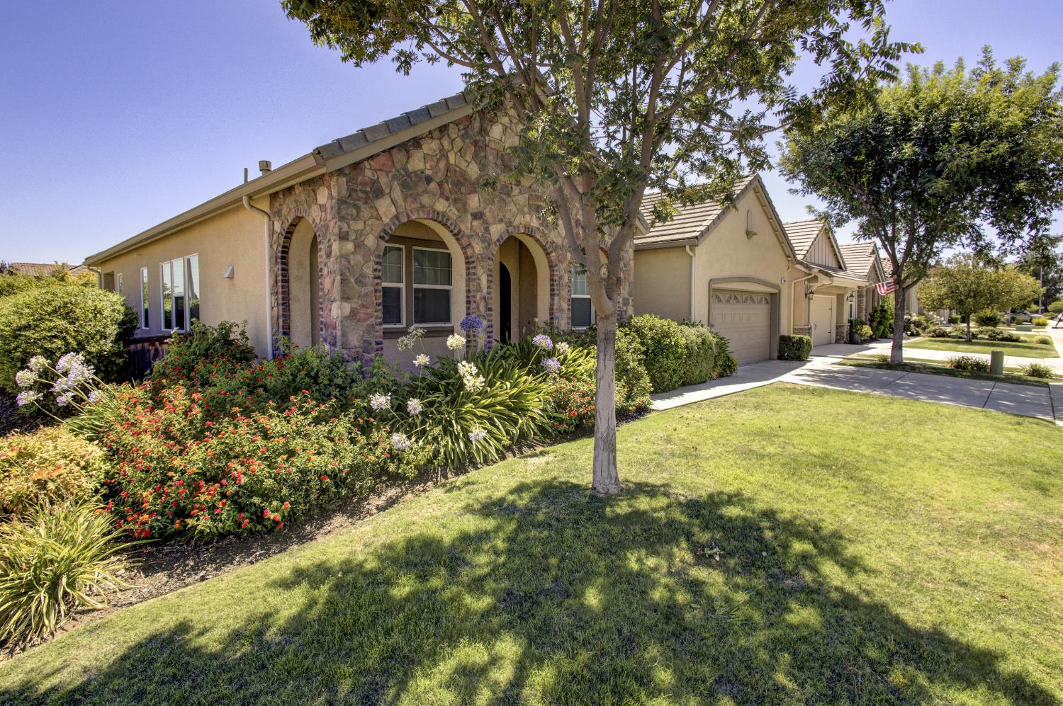 2688 Vartikian Avenue