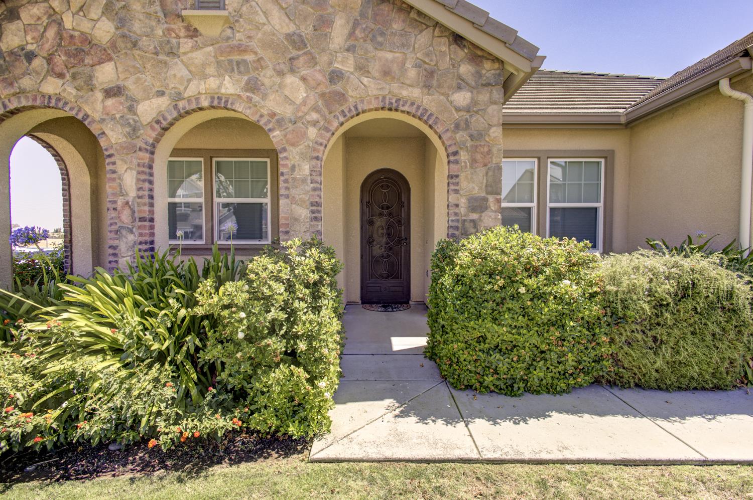 2688 Vartikian Avenue