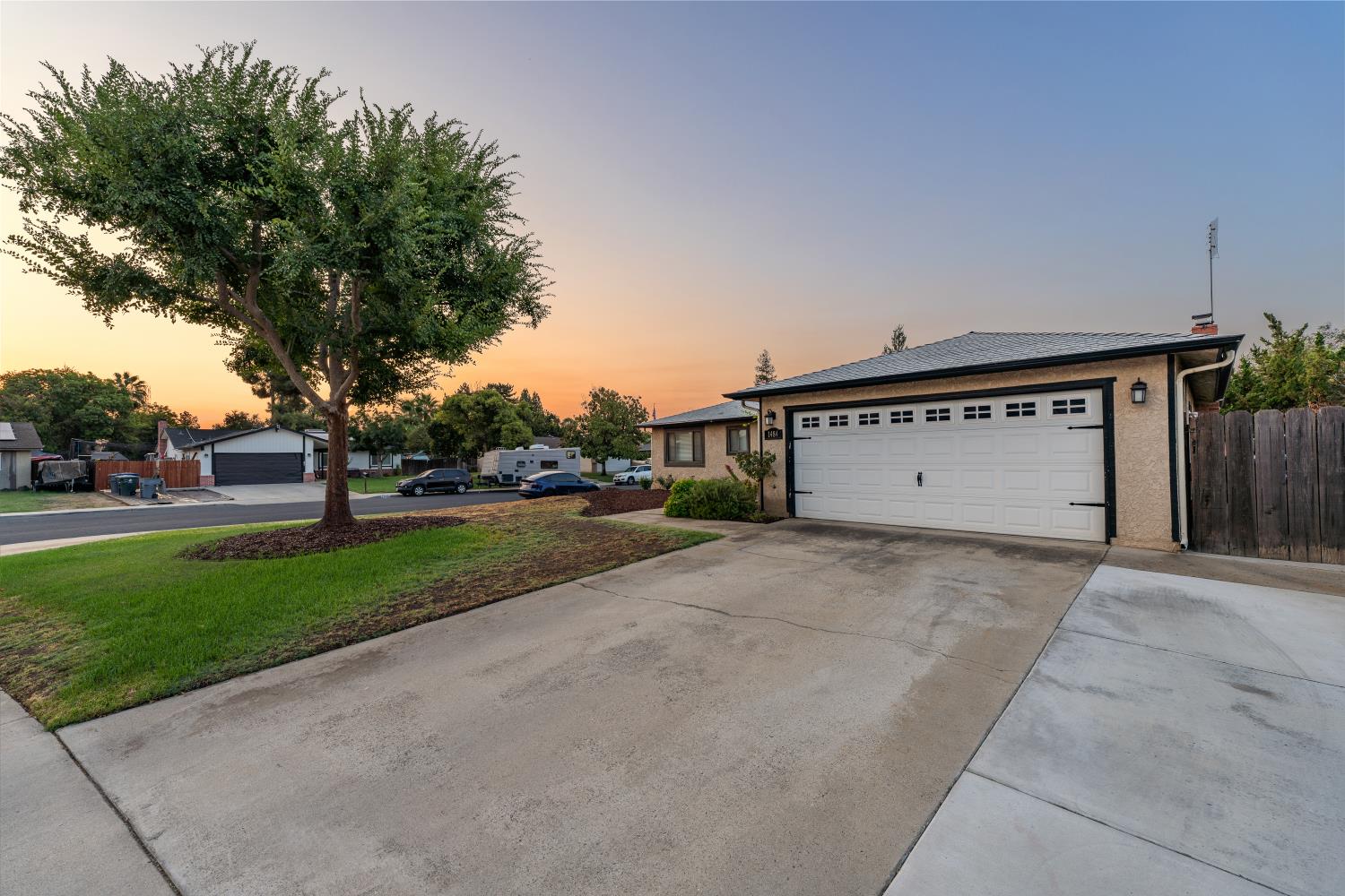 1484 Hampton Way