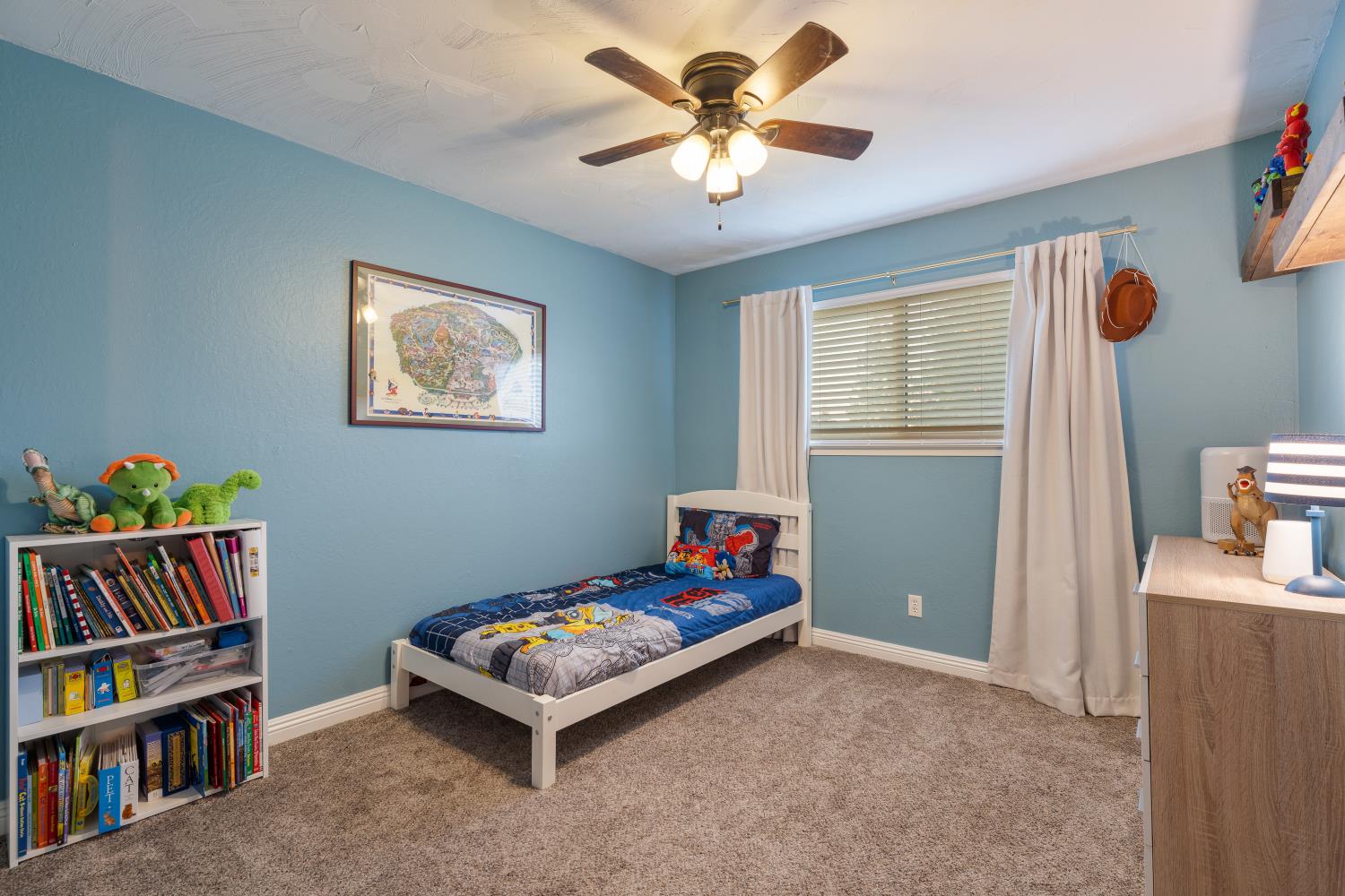 1484 Hampton Way