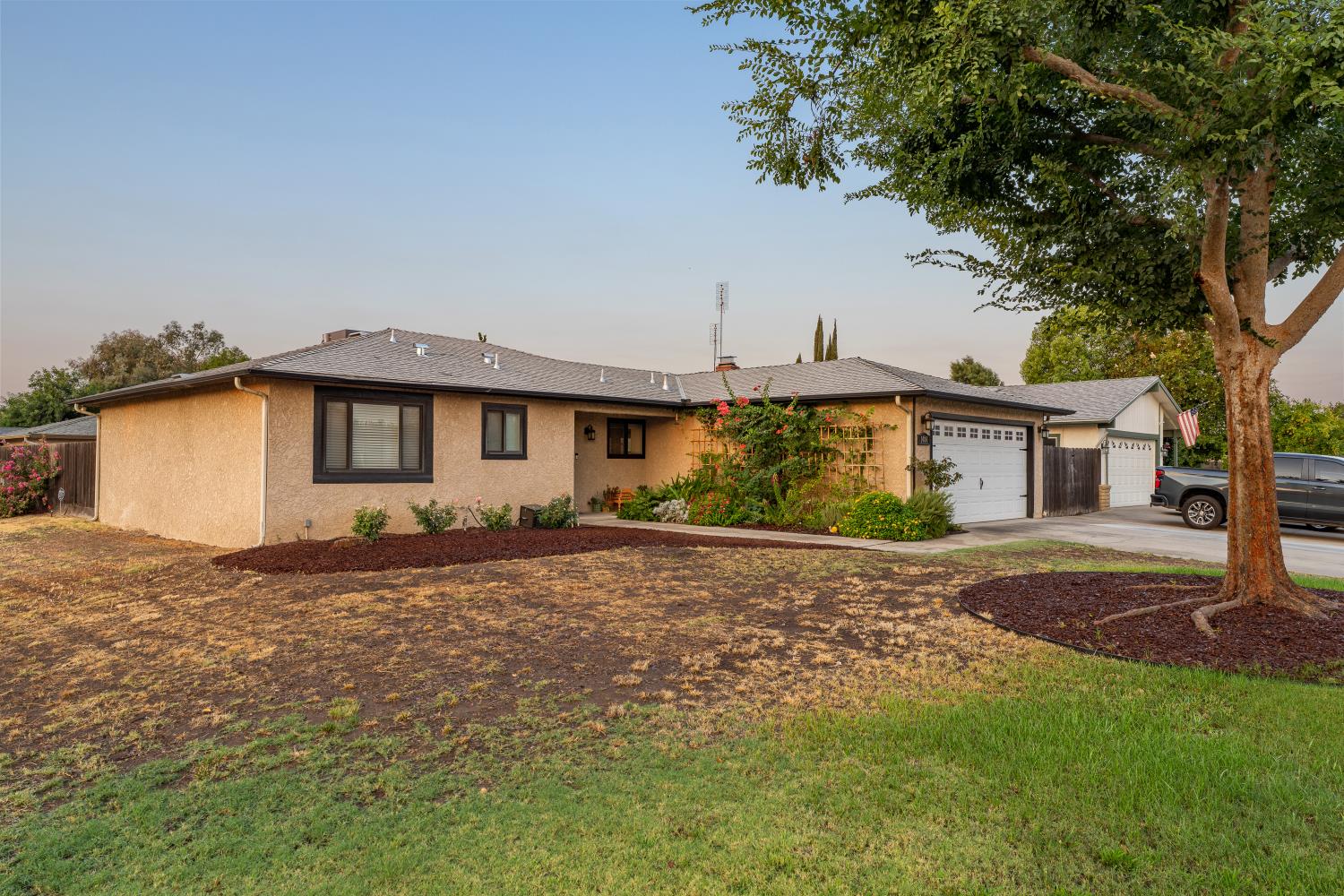 1484 Hampton Way