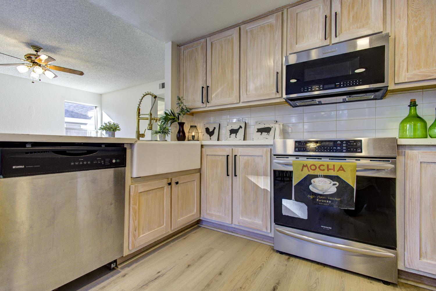 7168 N Prospect Avenue