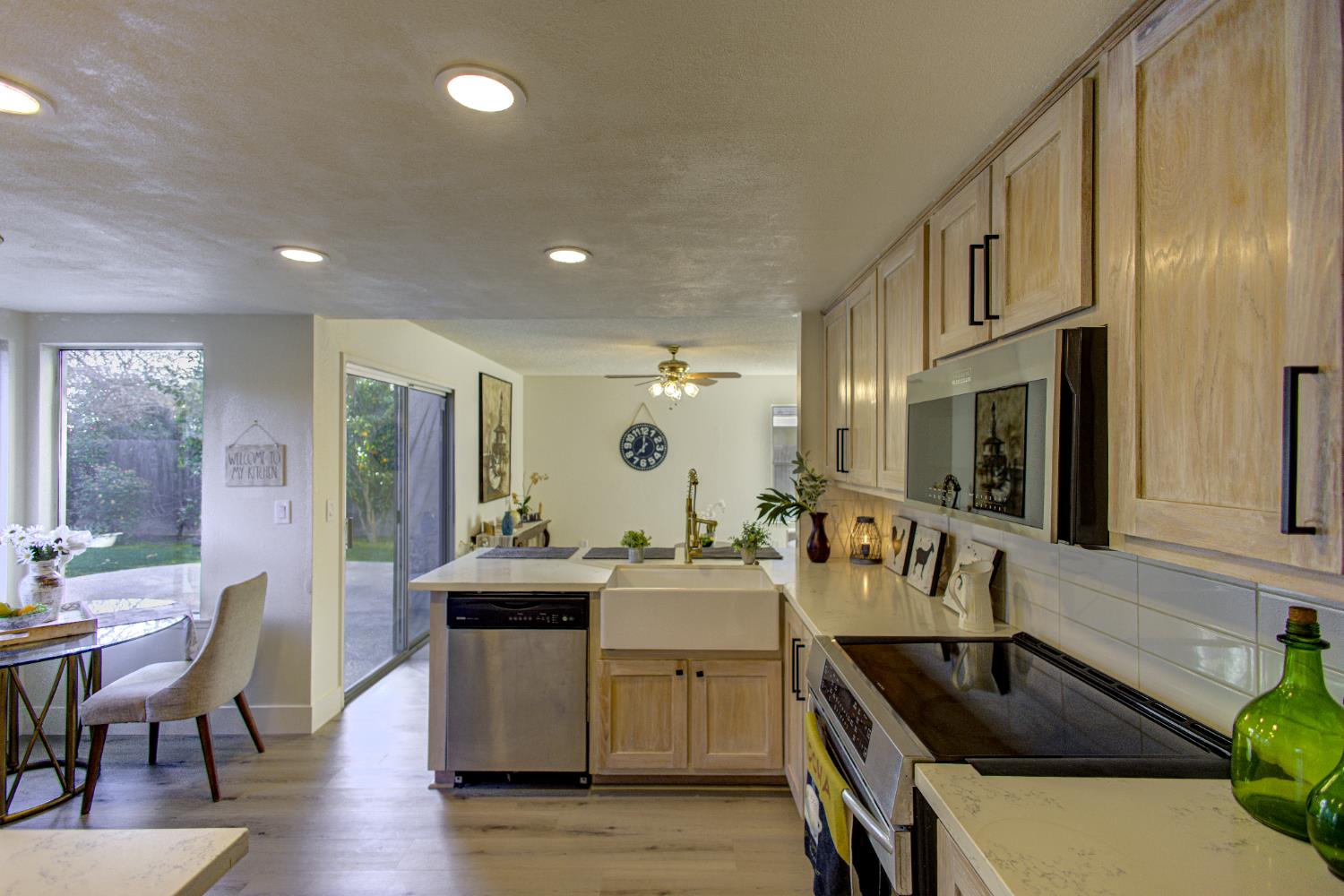 7168 N Prospect Avenue