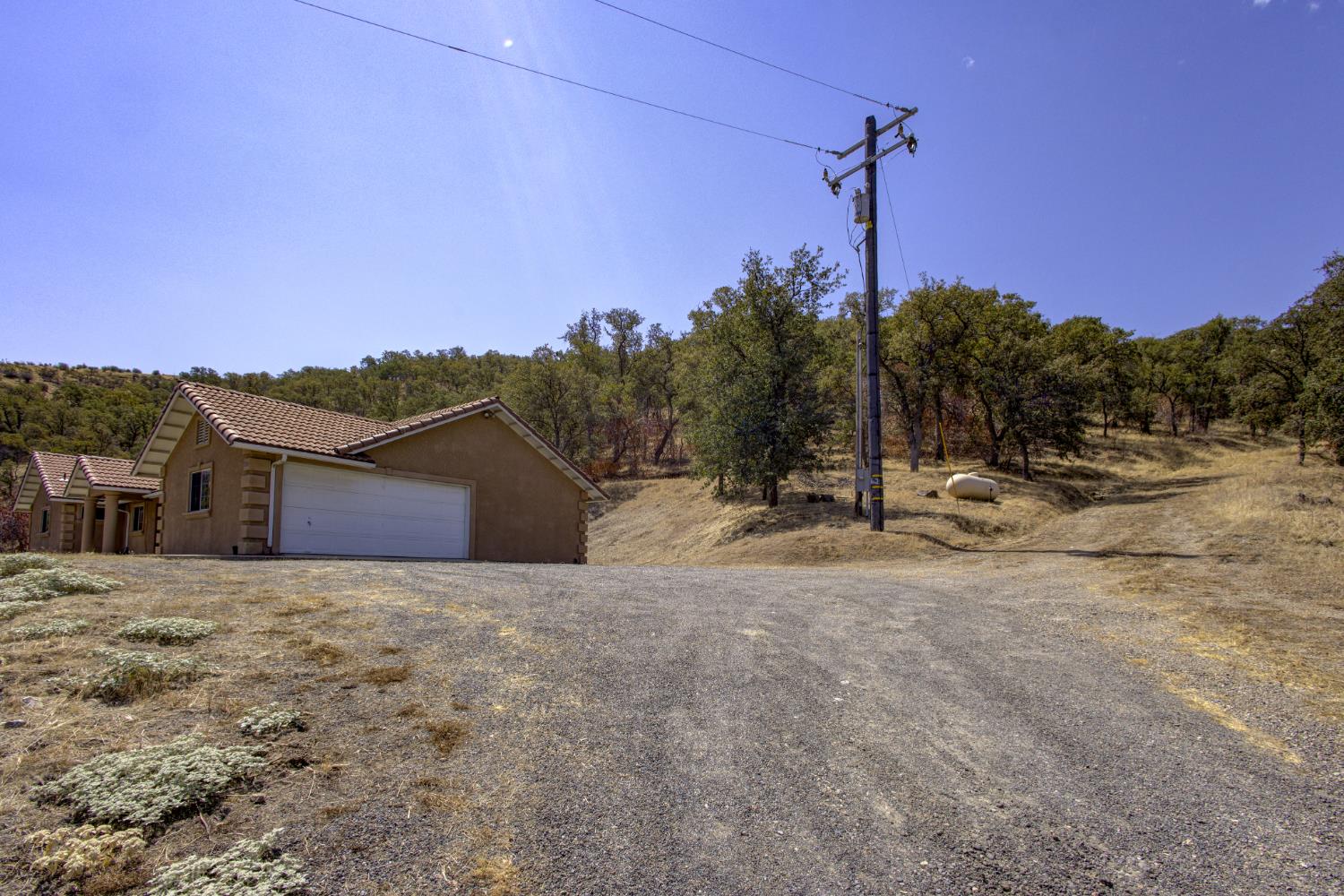 27557 Paradise Valley Lane