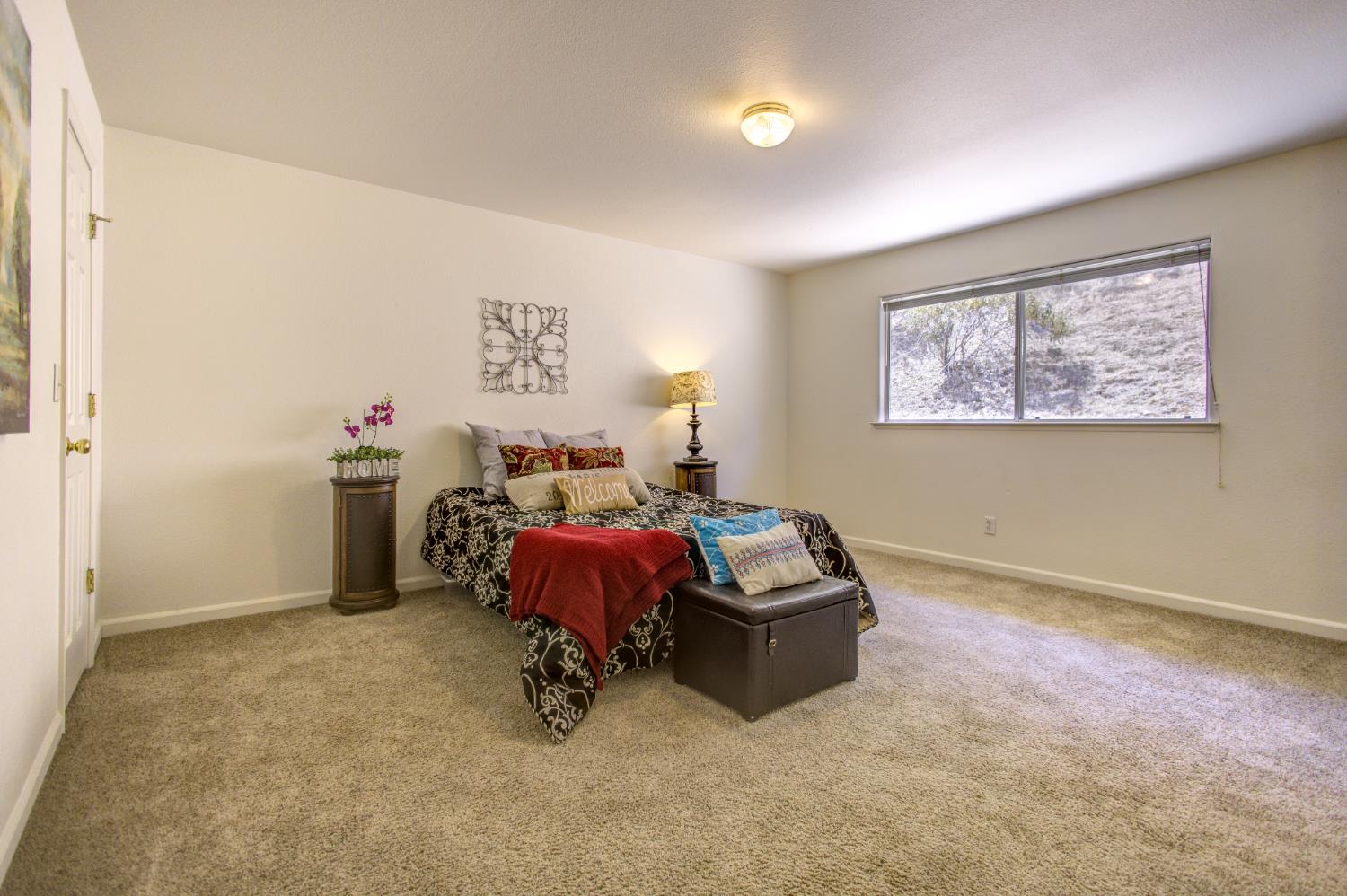 27557 Paradise Valley Lane