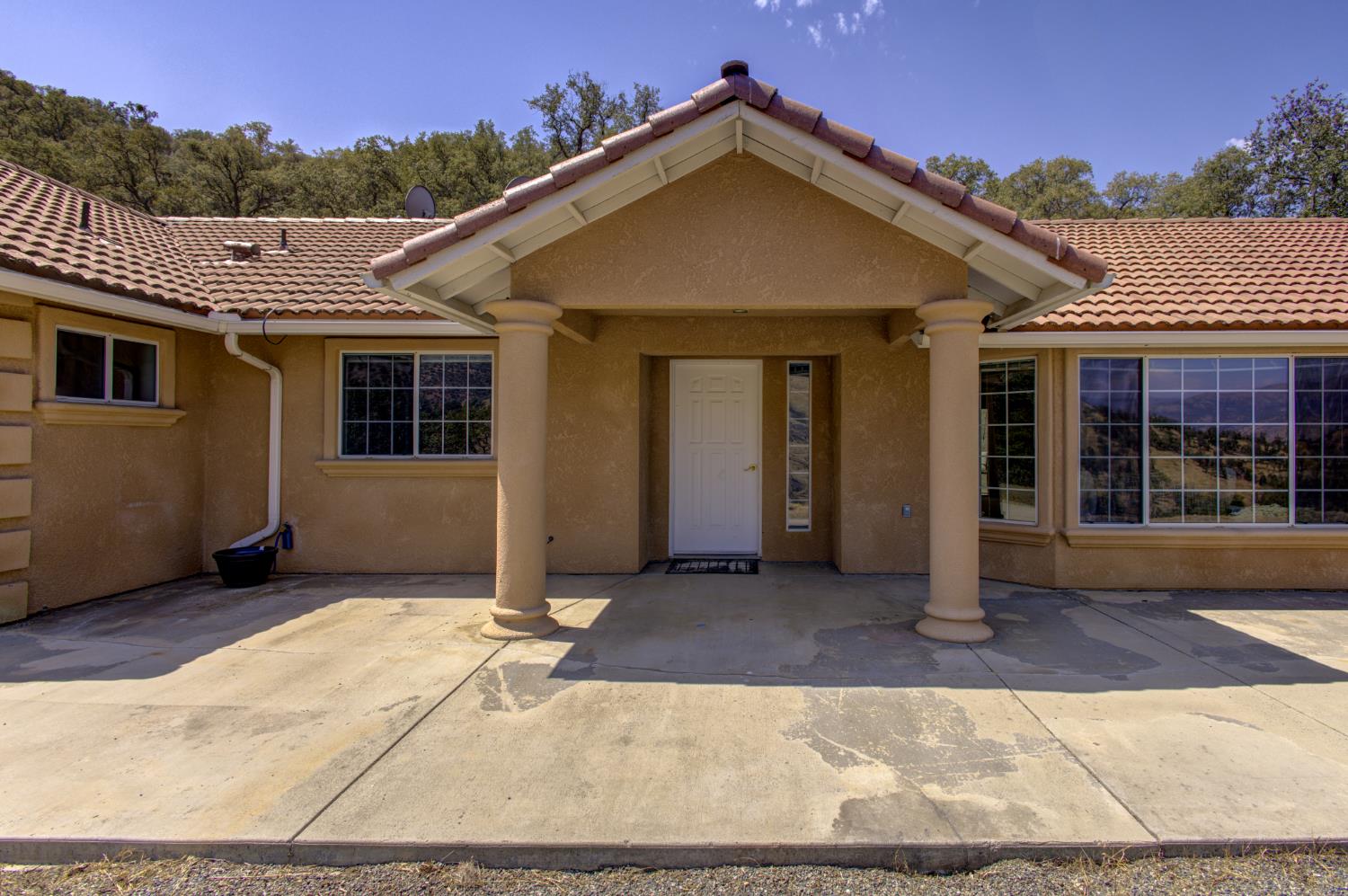 27557 Paradise Valley Lane