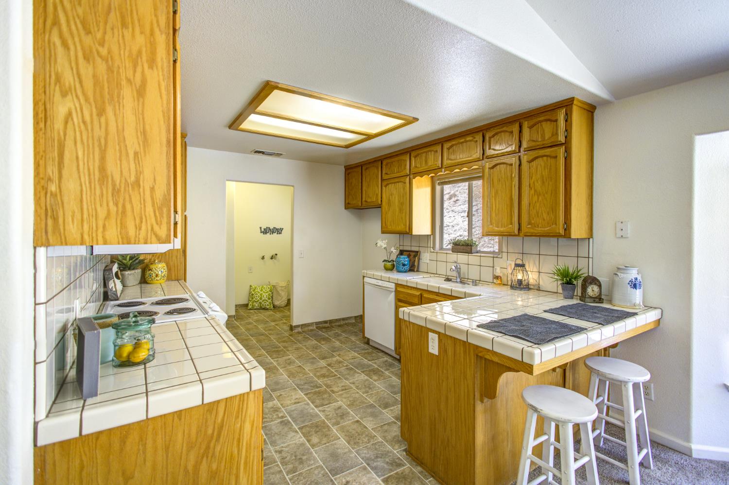 27557 Paradise Valley Lane
