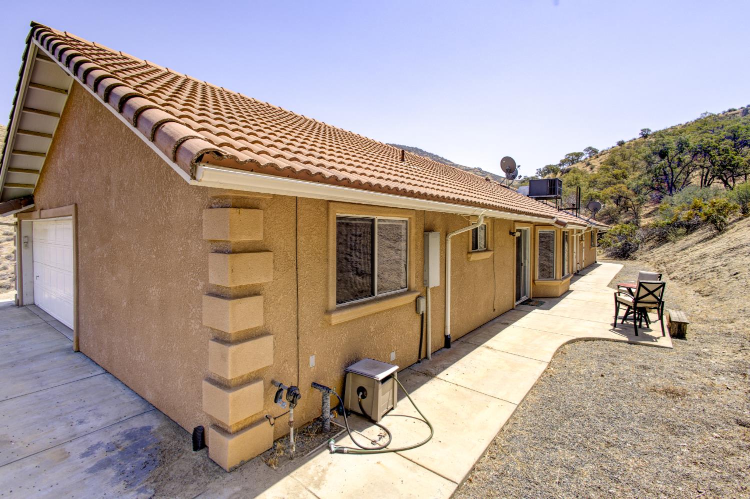 27557 Paradise Valley Lane