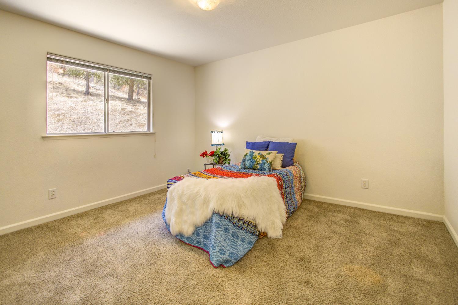 27557 Paradise Valley Lane