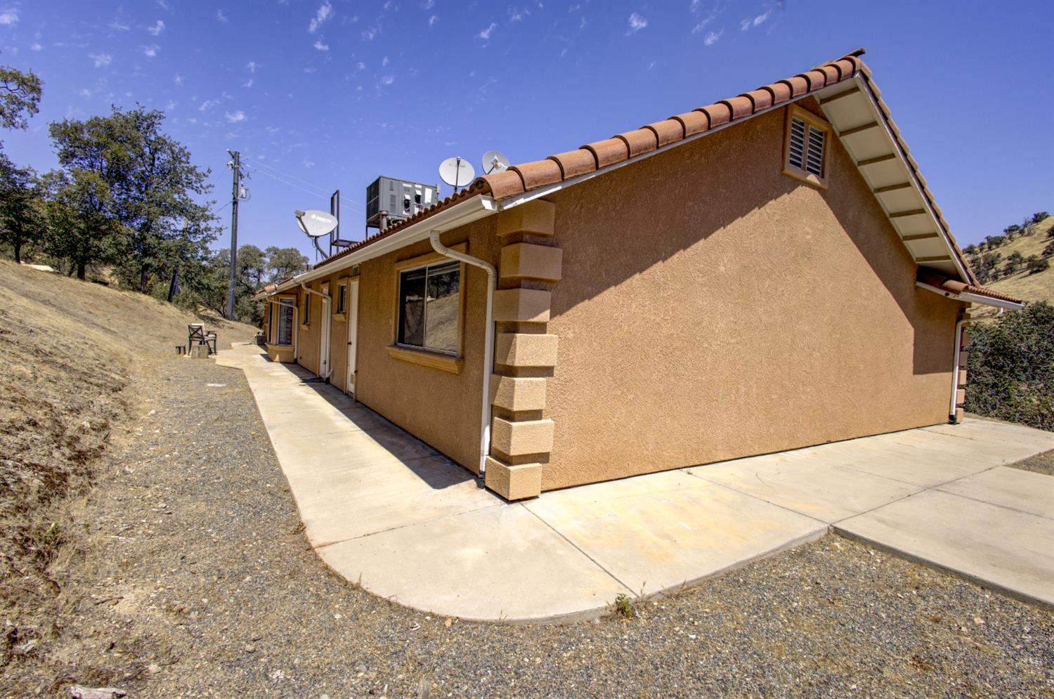 27557 Paradise Valley Lane