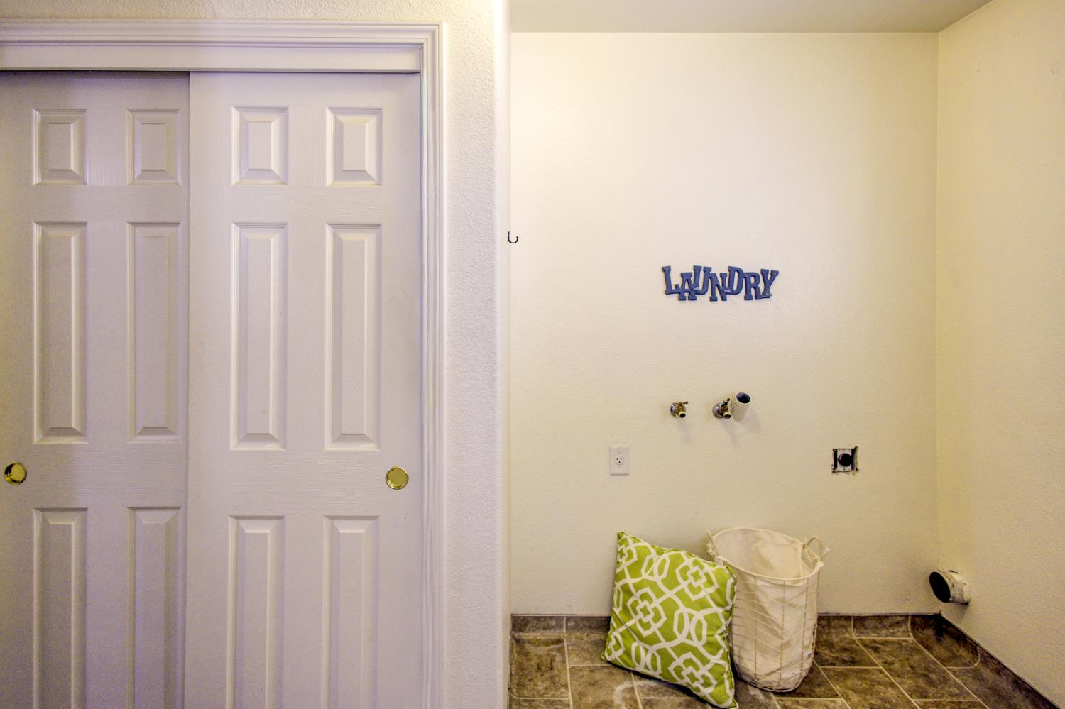 27557 Paradise Valley Lane