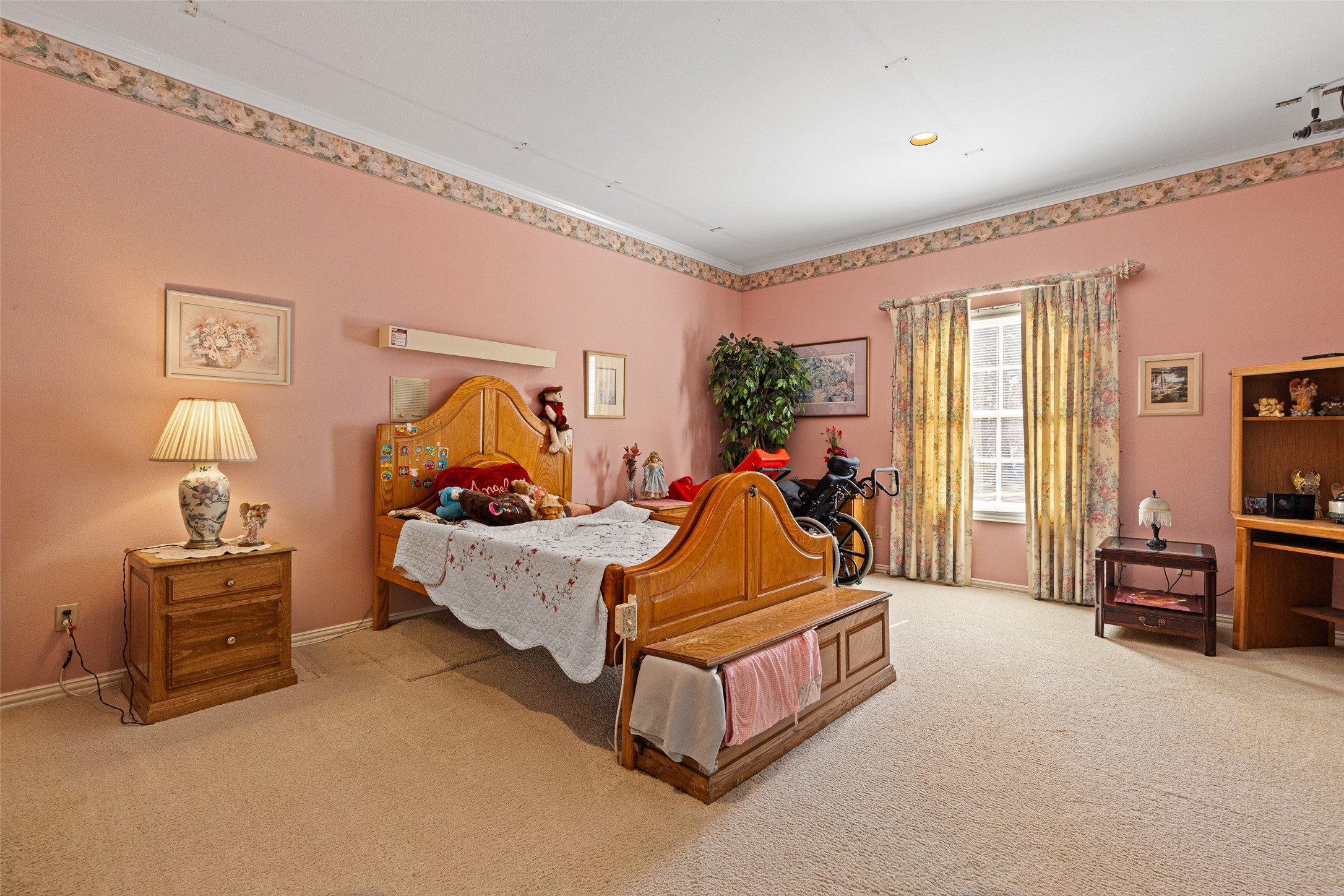 1600 Woodlands Drive