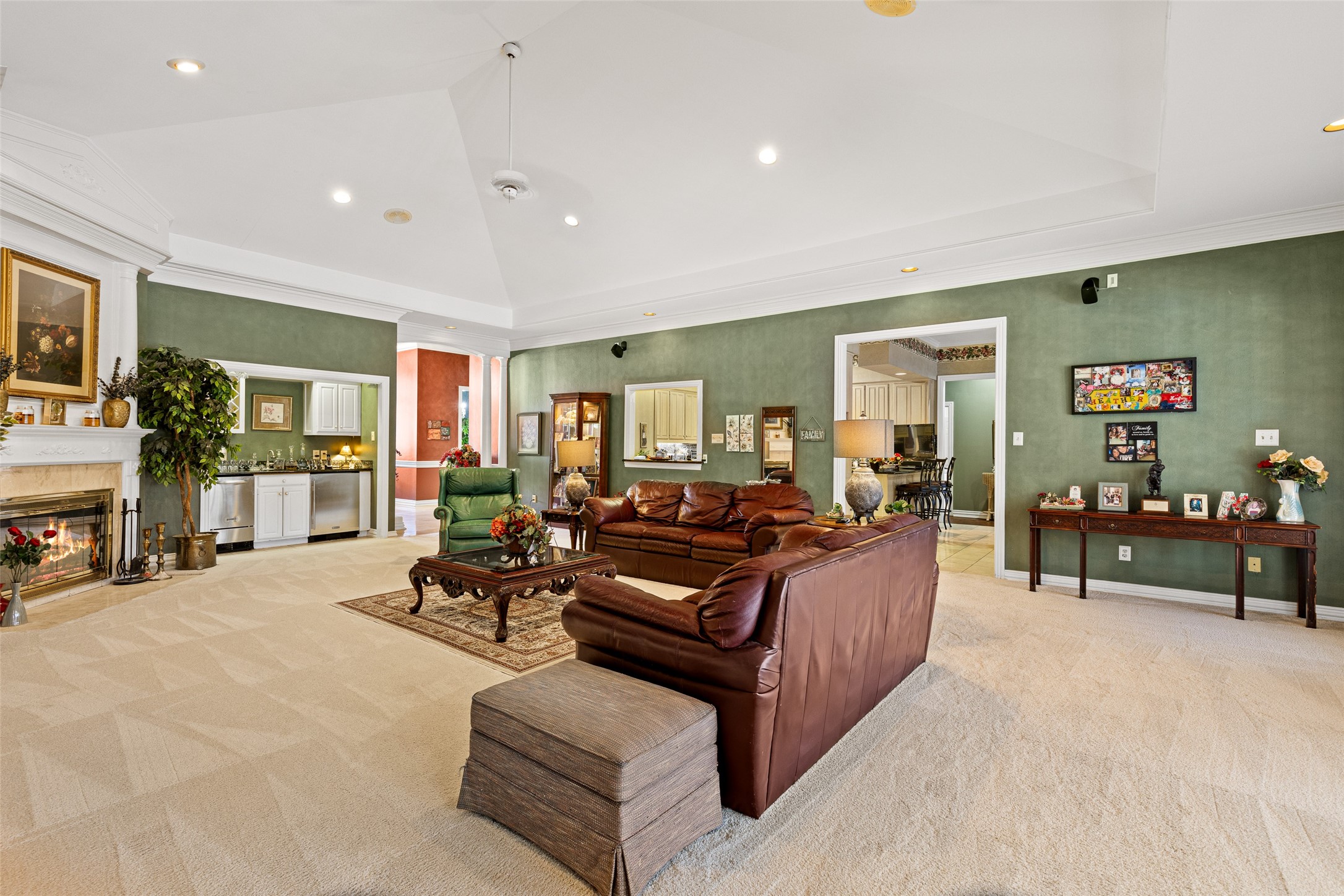 1600 Woodlands Drive