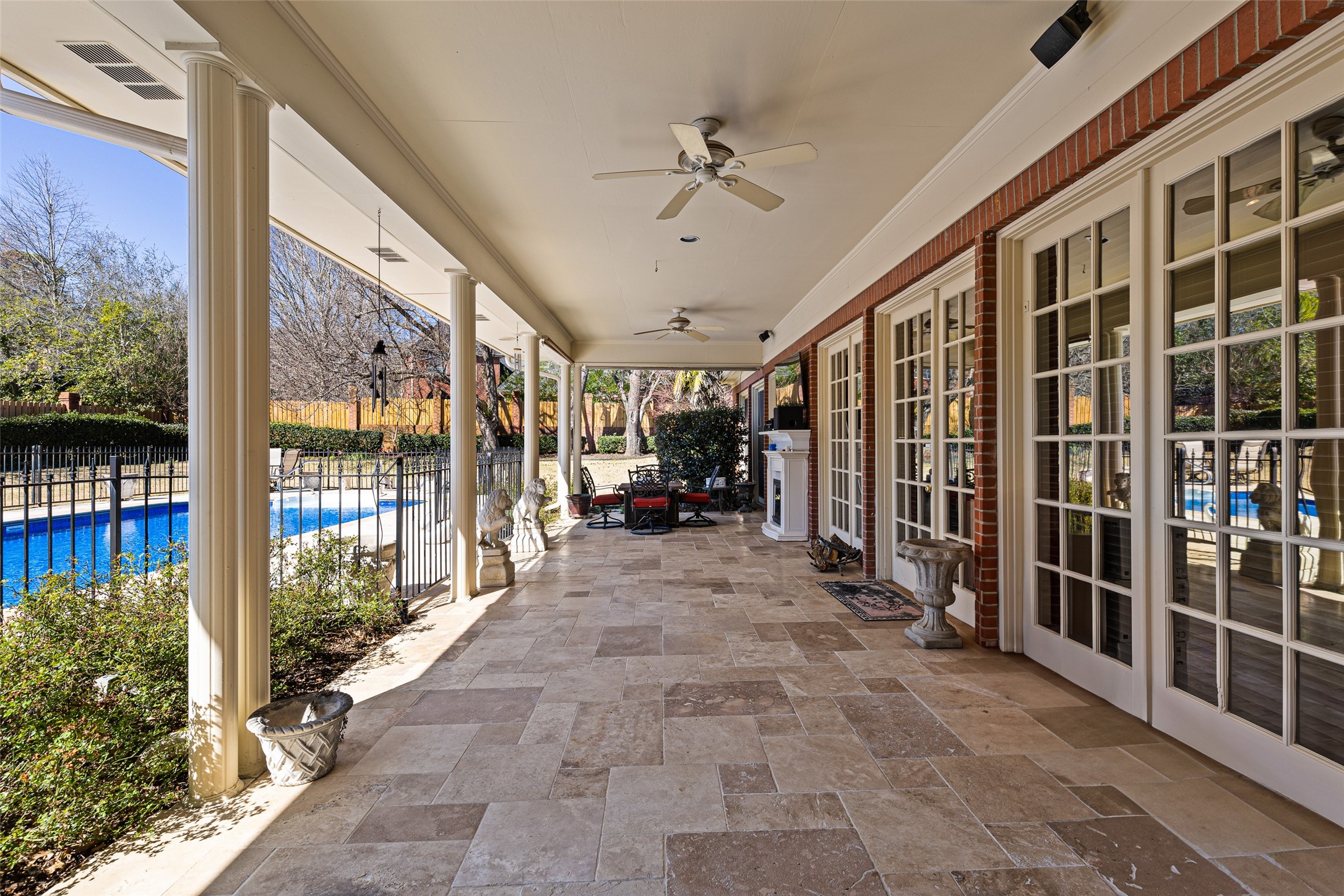 1600 Woodlands Drive