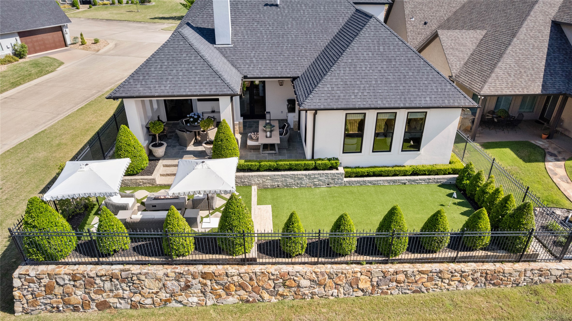 940 La Vista Drive
