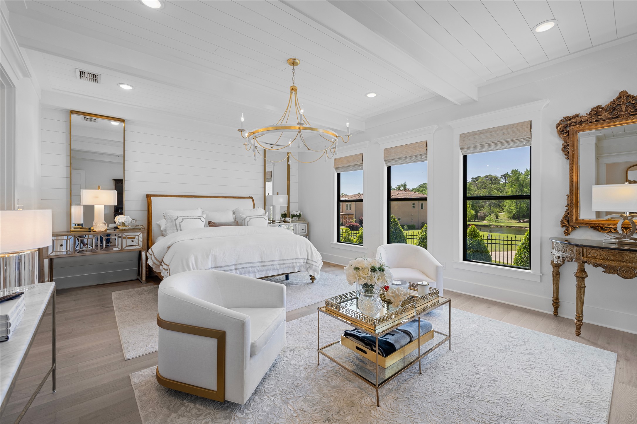 940 La Vista Drive