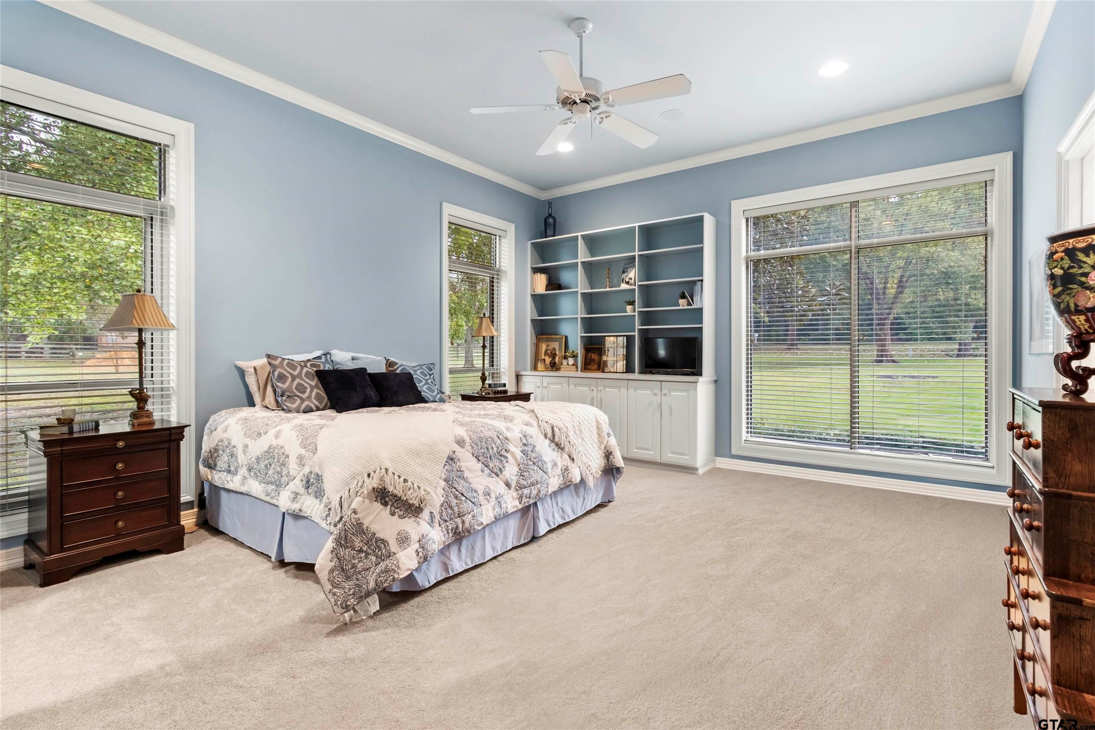 13735 Peninsula Road