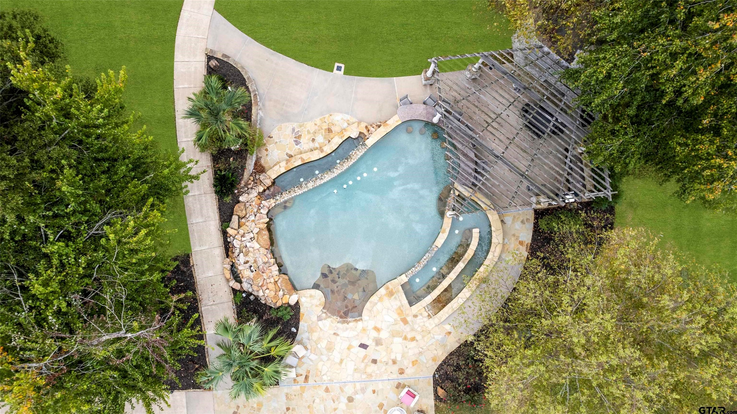 13735 Peninsula Road