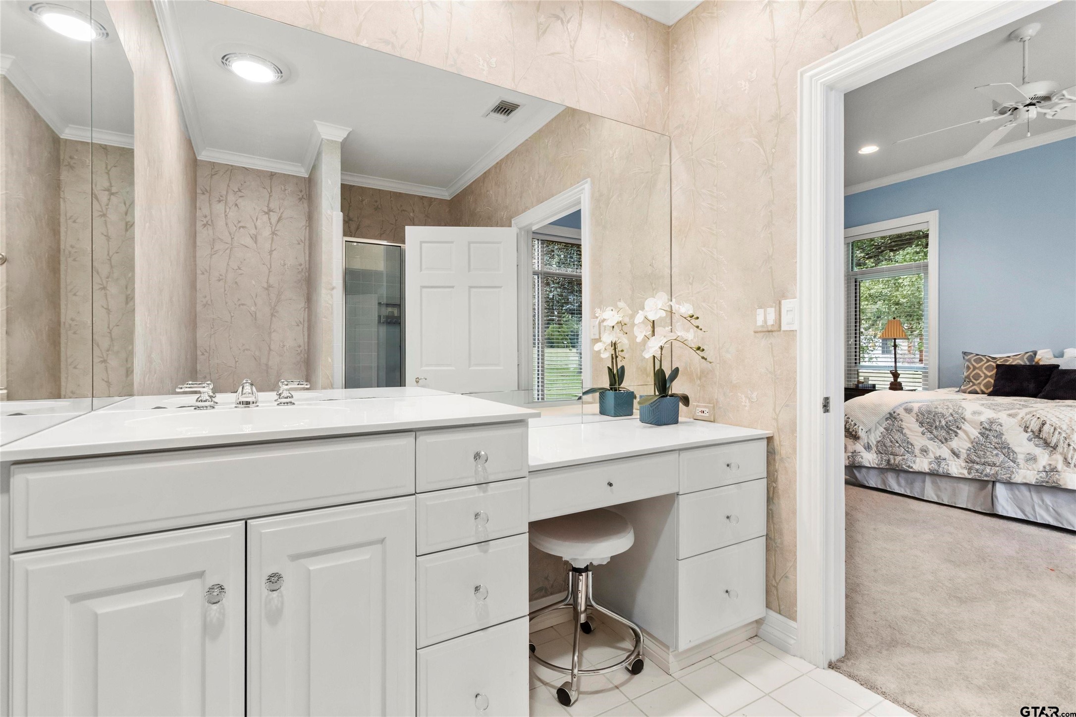 13735 Peninsula Road