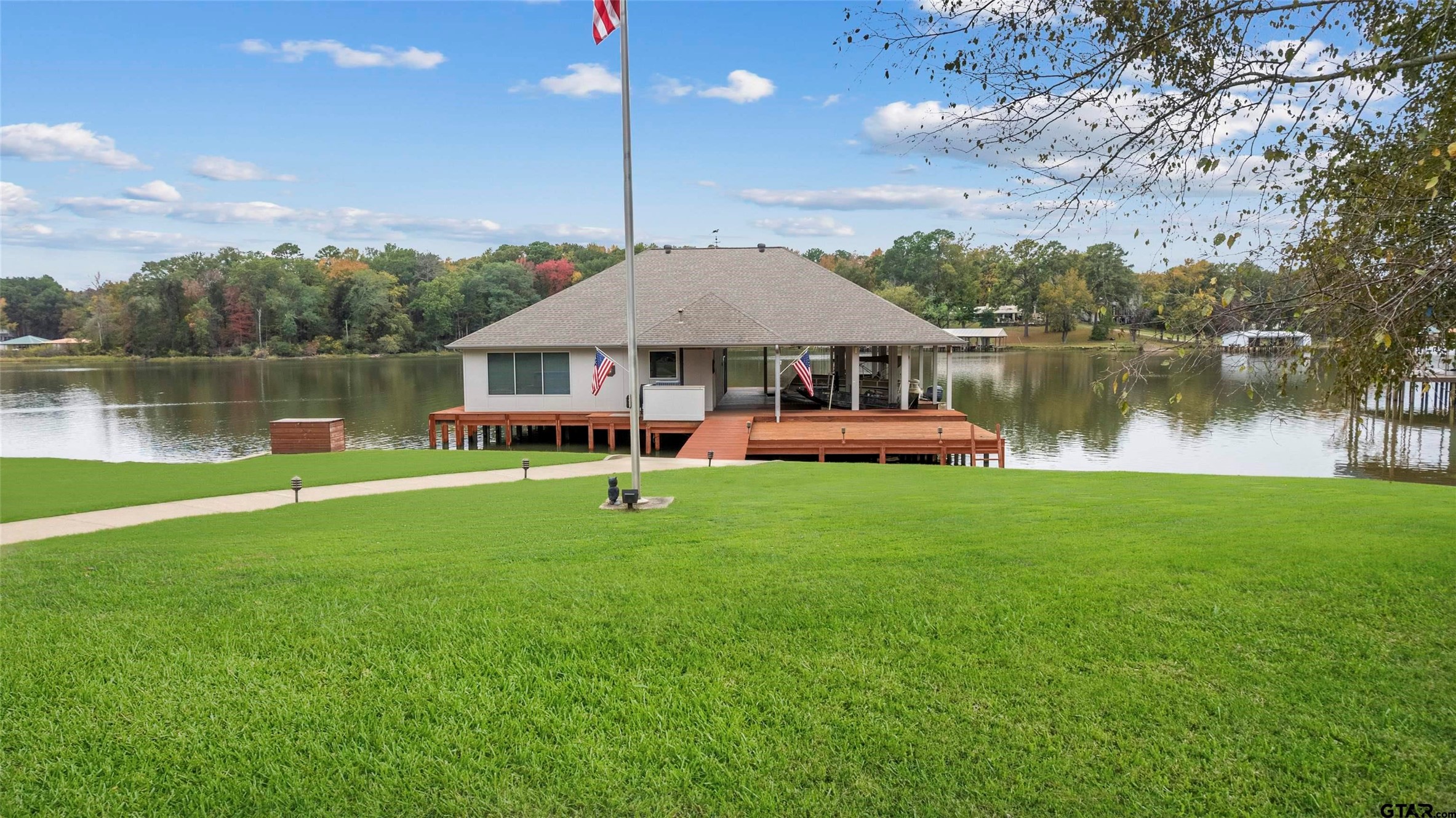 13735 Peninsula Road