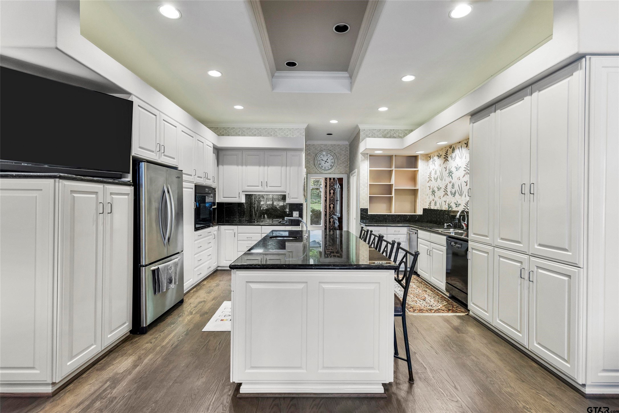 13735 Peninsula Road