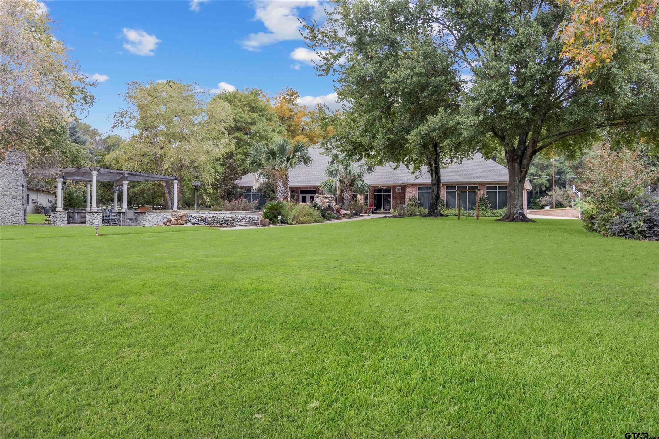 13735 Peninsula Road