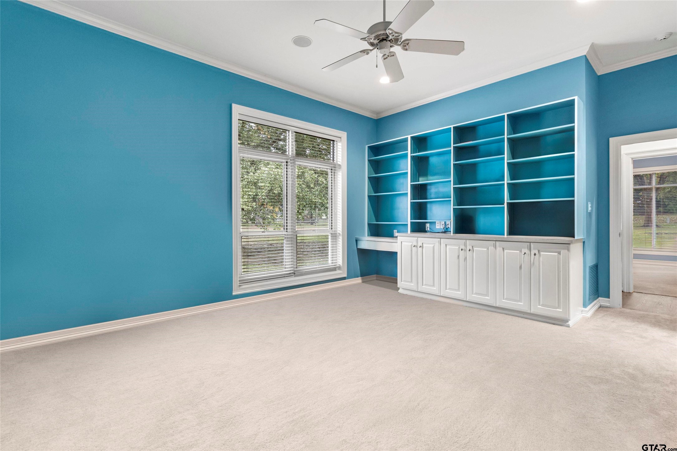 13735 Peninsula Road