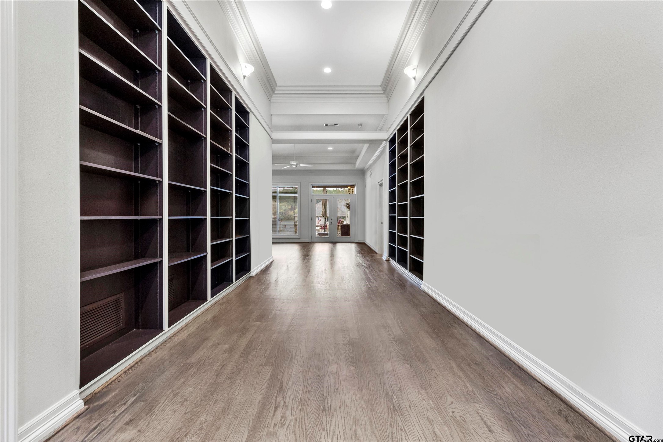 13735 Peninsula Road