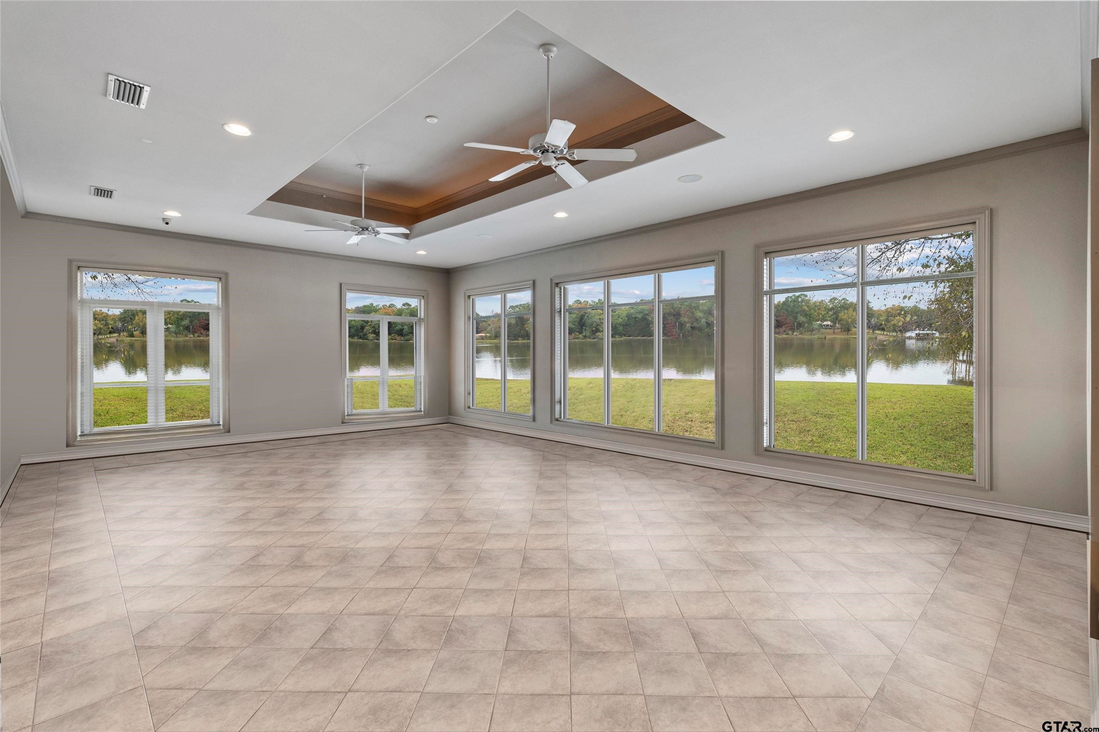 13735 Peninsula Road