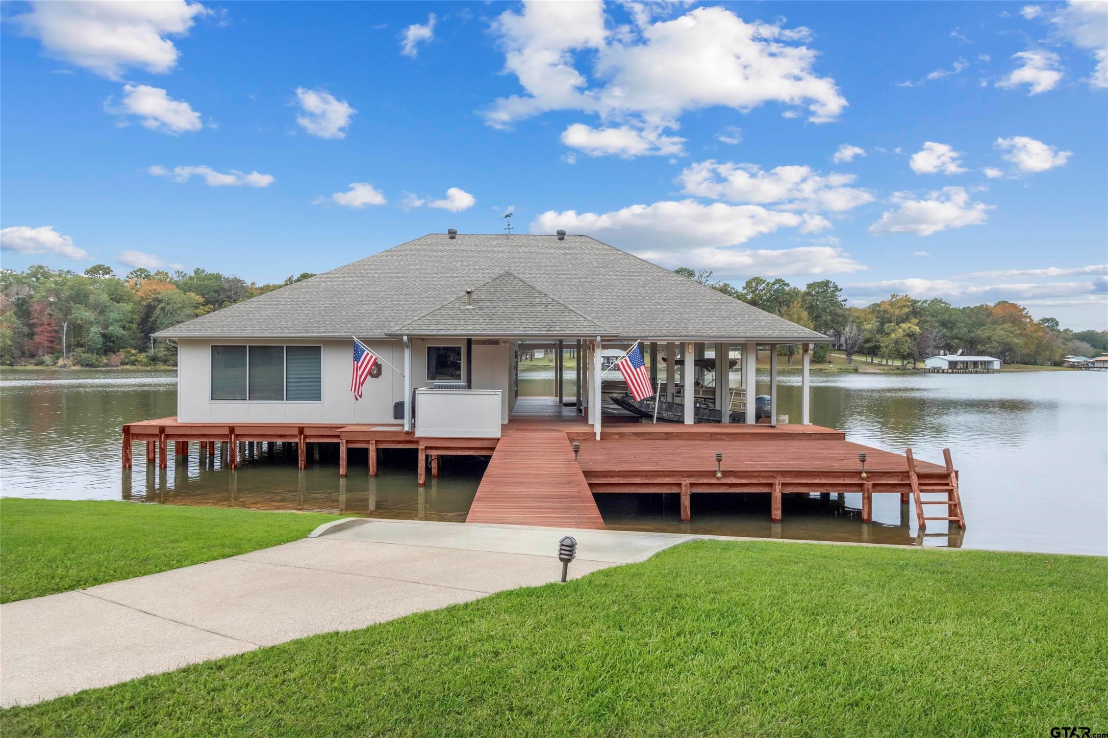 13735 Peninsula Road