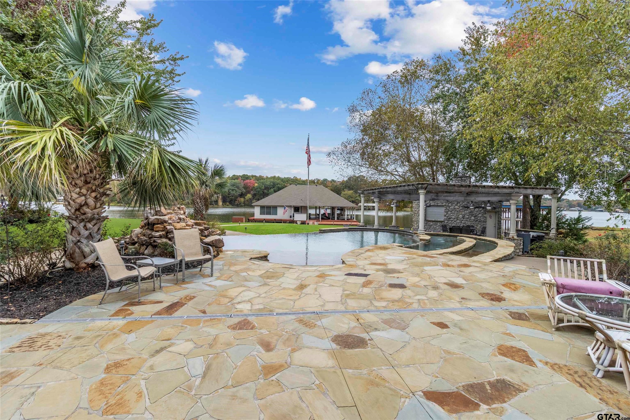 13735 Peninsula Road