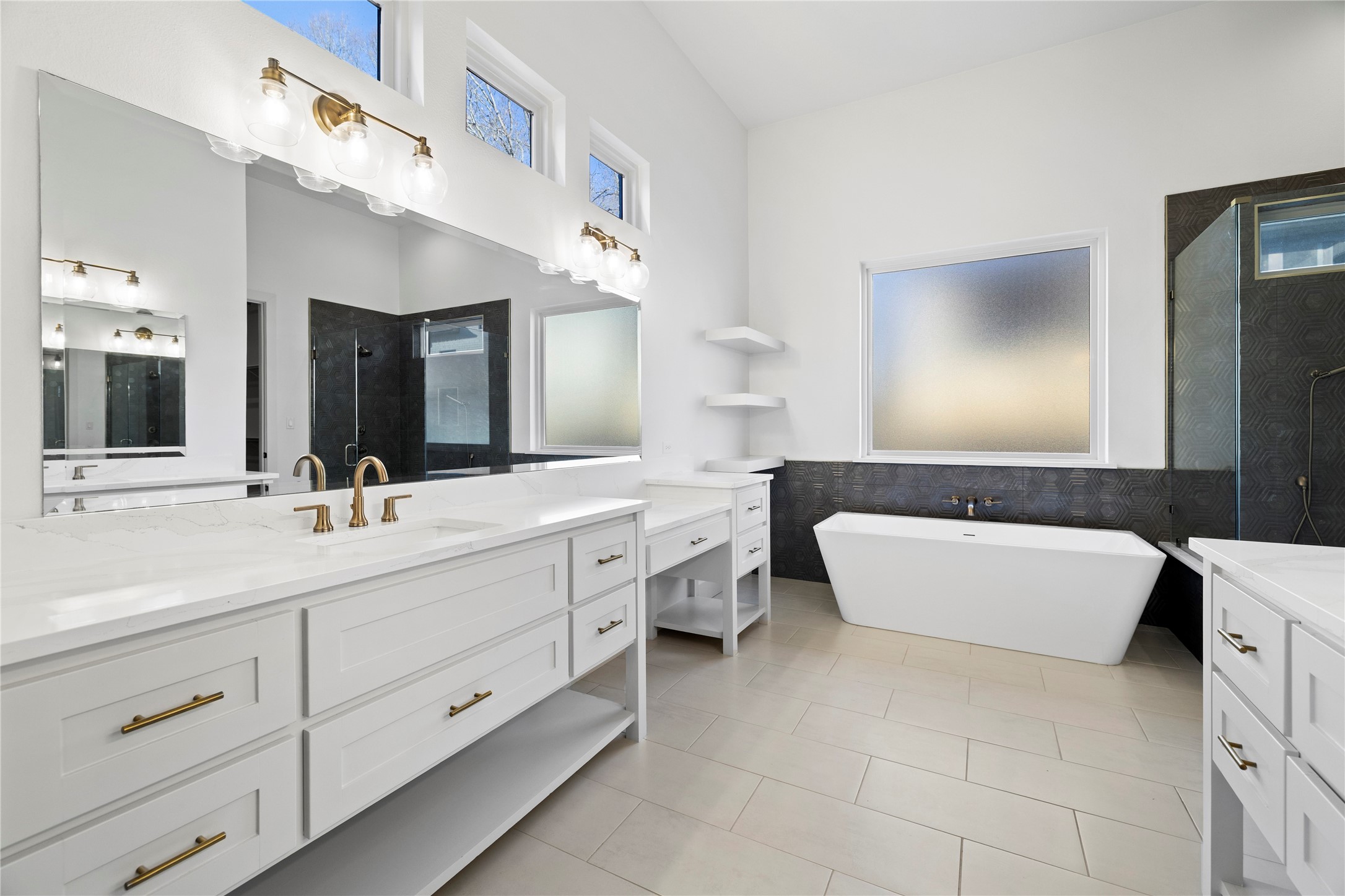 2432 Bellview