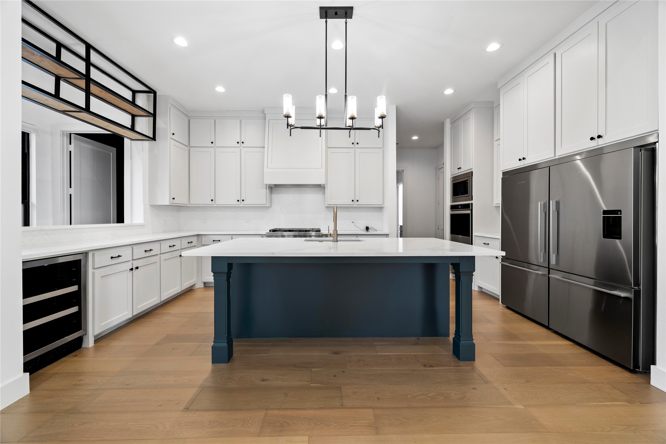 2432 Bellview