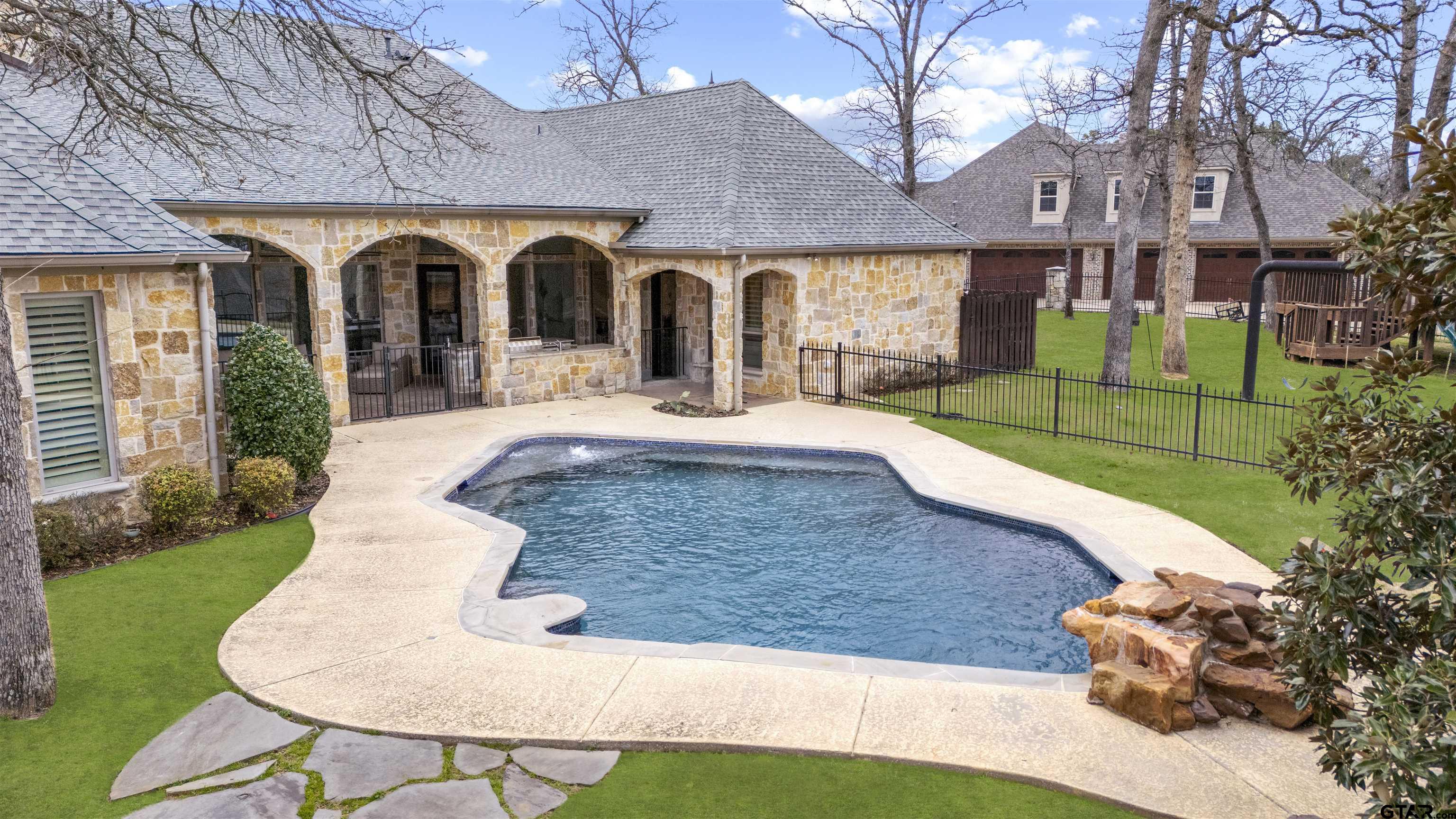 7138 Shaddock Ridge