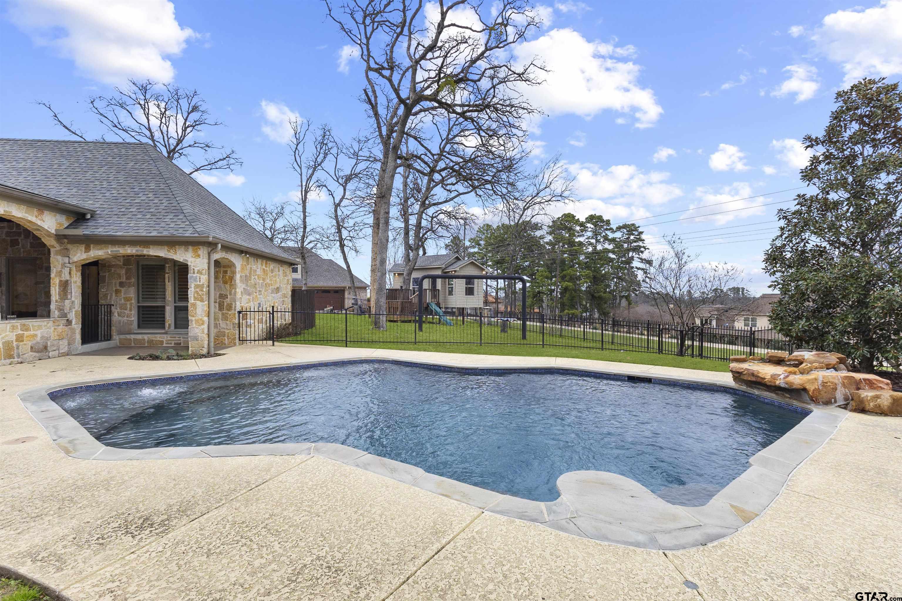 7138 Shaddock Ridge