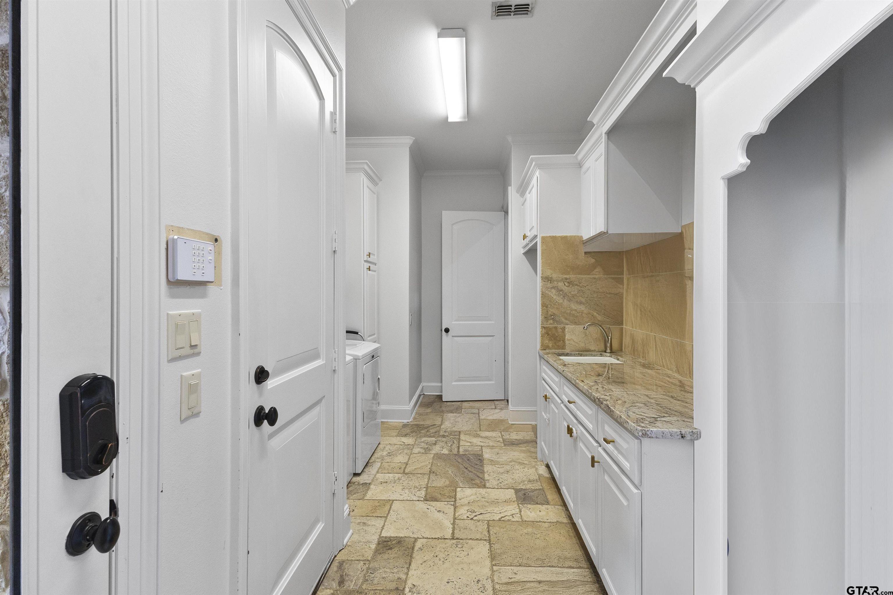 7138 Shaddock Ridge